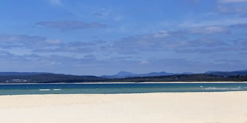 Pure Indulgence Villa Merimbula 0*,  Australia
